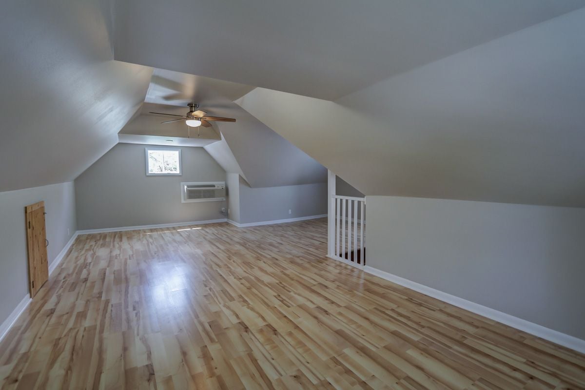 For Rent: 1213-15 Vilas Ave