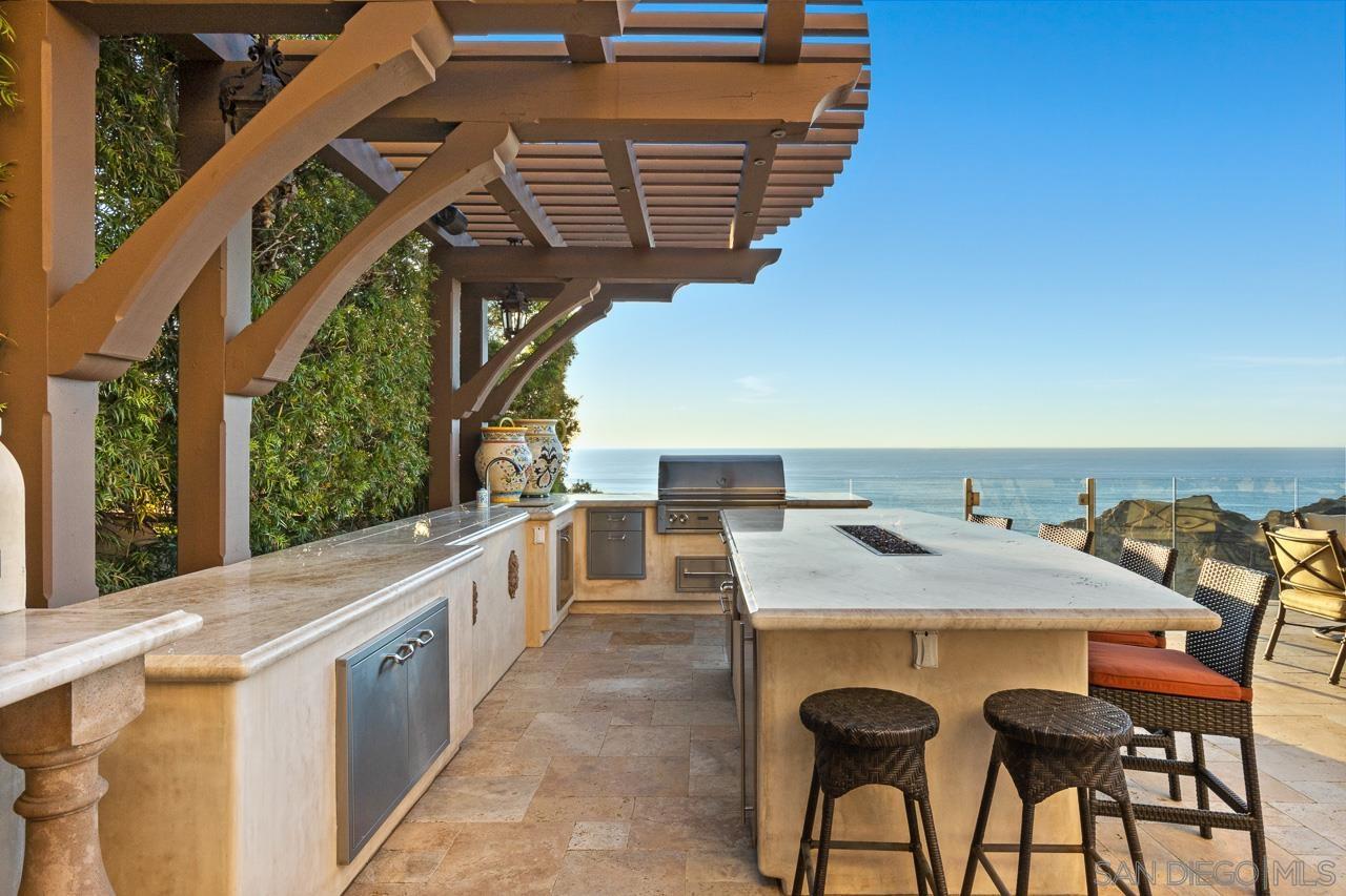 9860 La Jolla Farms Rd