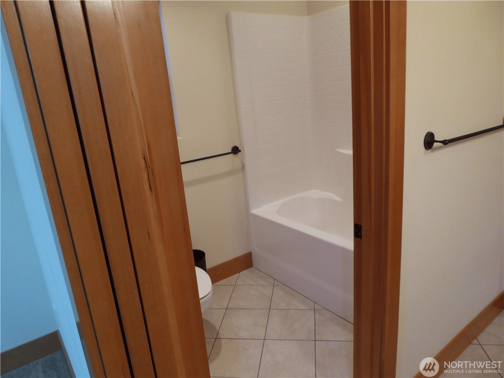 541 Village Dr