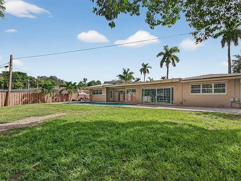 801 Holly Ln, Plantation