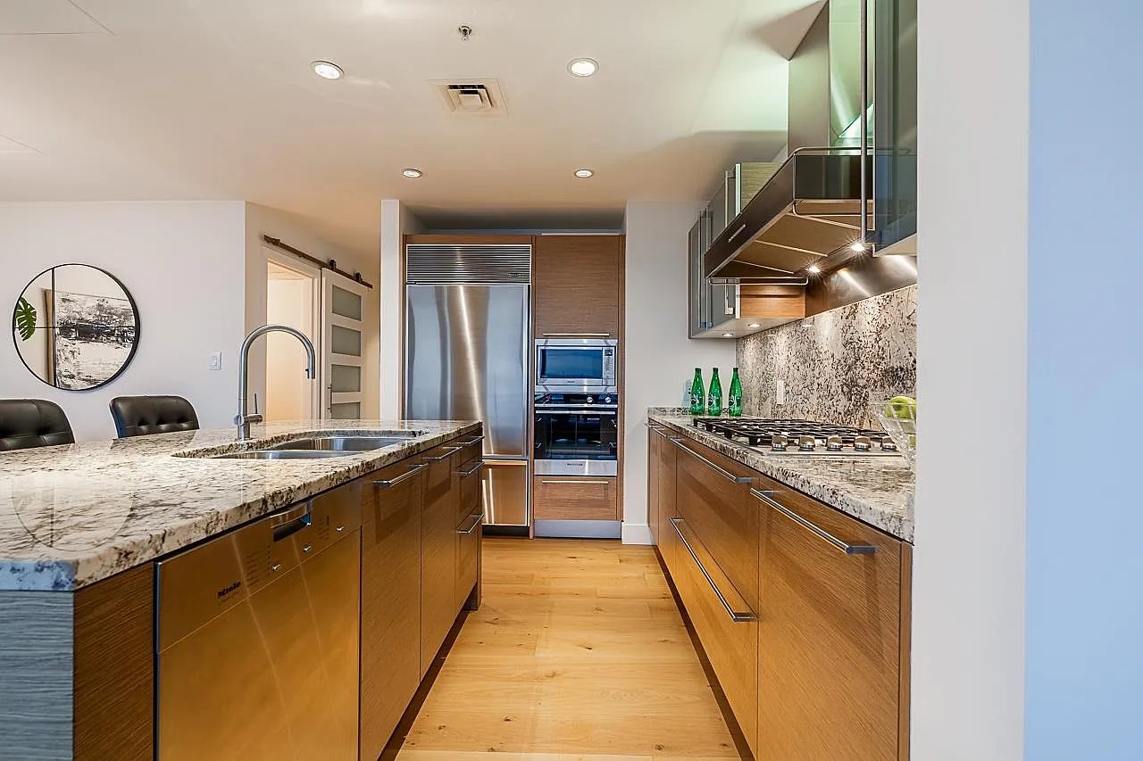 1111 Alberni St, #3806