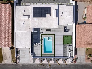 53595 Avenida Vallejo