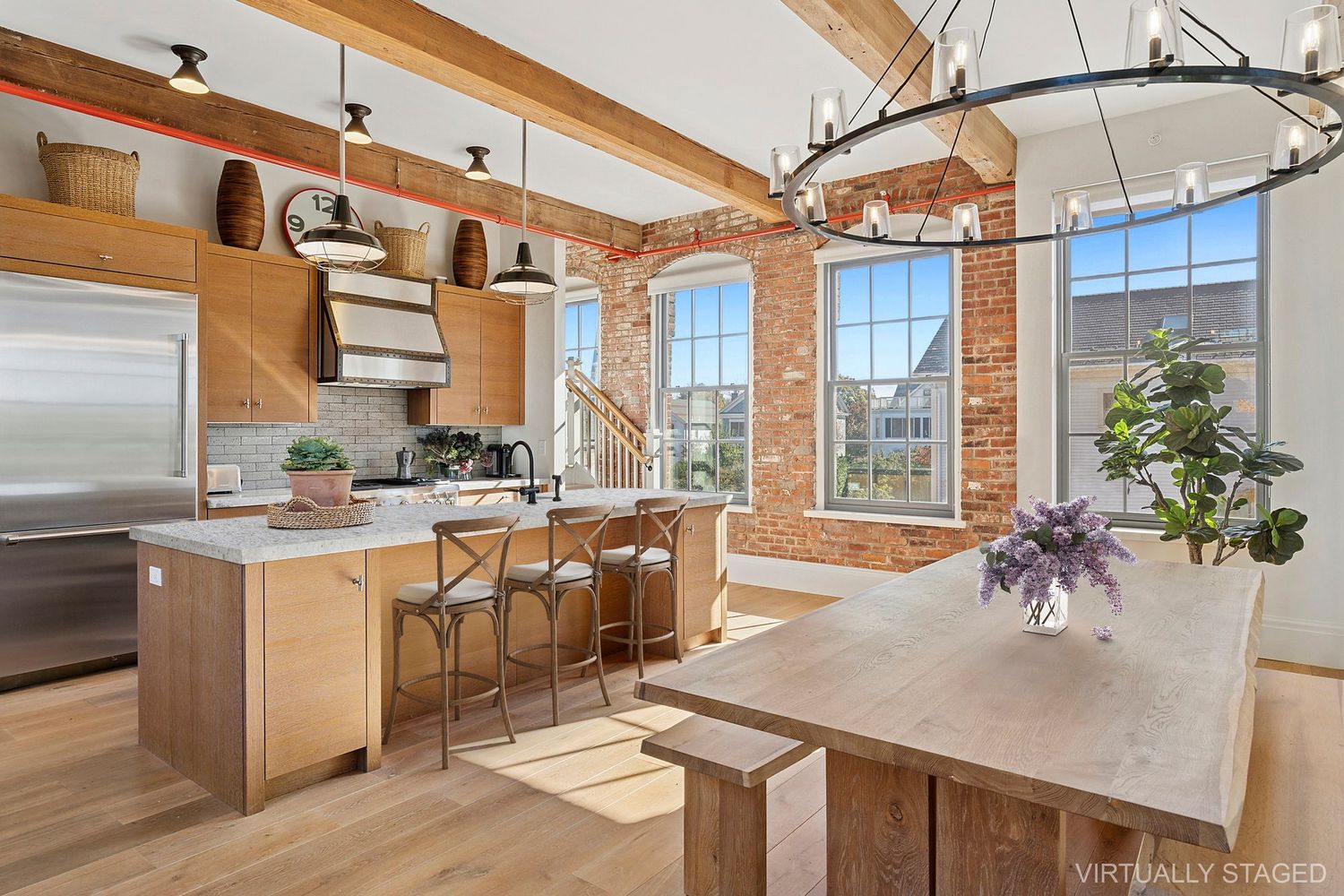 A Glamorous Watchcase Penthouse