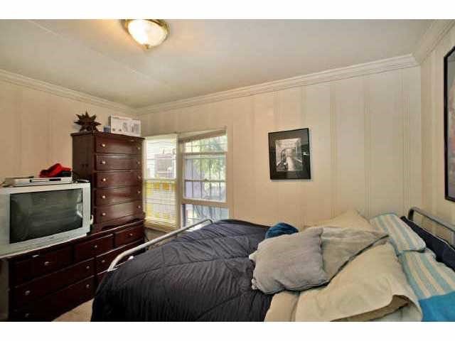 818/820 Queenstown Ct.