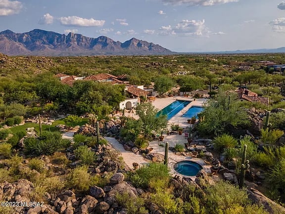 1535 W Tortolita Mountain Cir