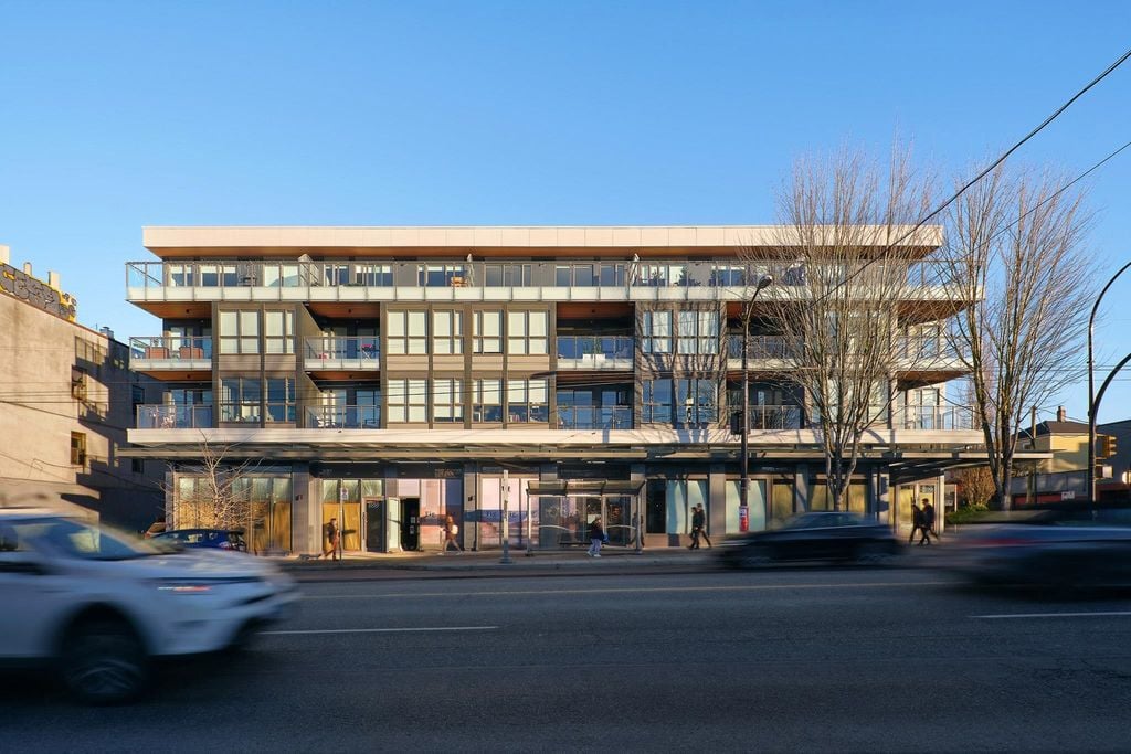 209 E 20th Ave, #302