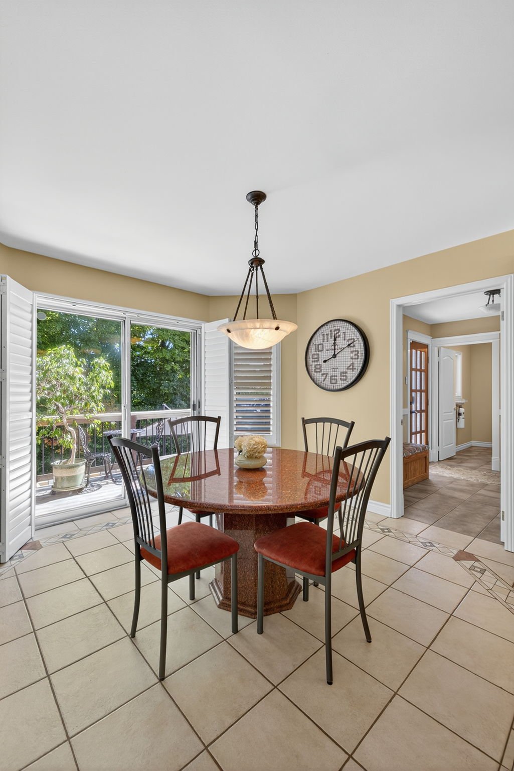 6 Falling Leaf Crt, Aurora