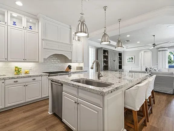 13886 Chester Bay Ln