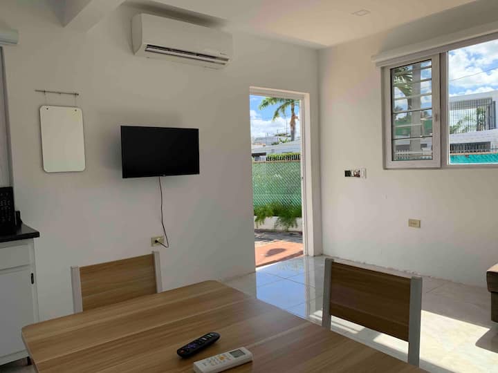 Beach House Apt 11 • Sleeps 4 • Kitchen + Sofa Bed - Airbnb