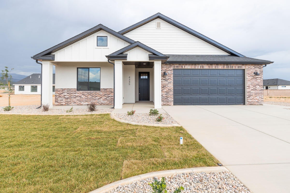 4345 W 250 N Cir