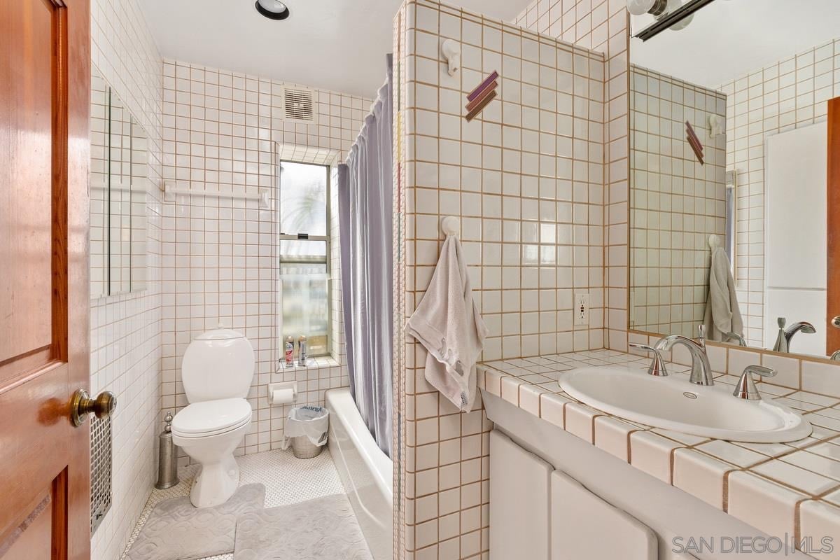 4273,4275 Dawes Street