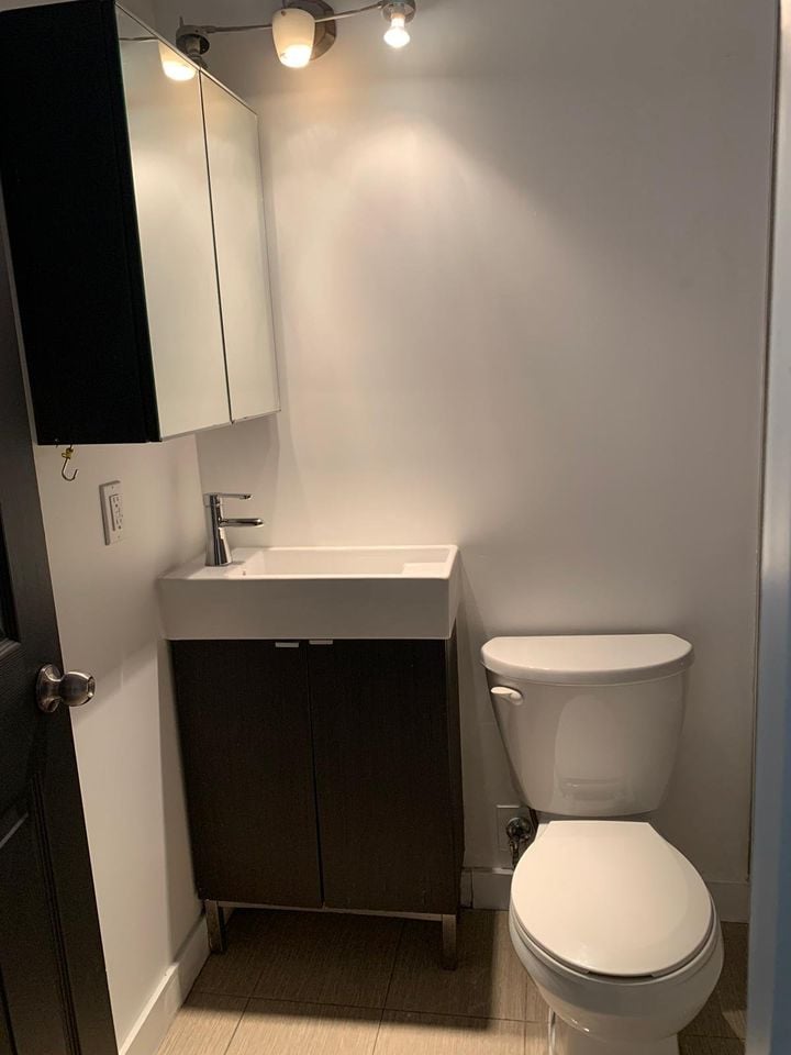 1393 Dundas Street, Toronto