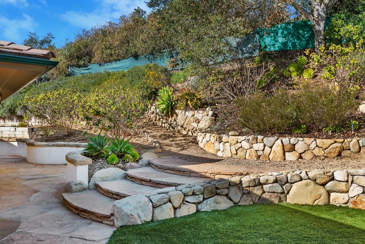 901 Aleeda Ln