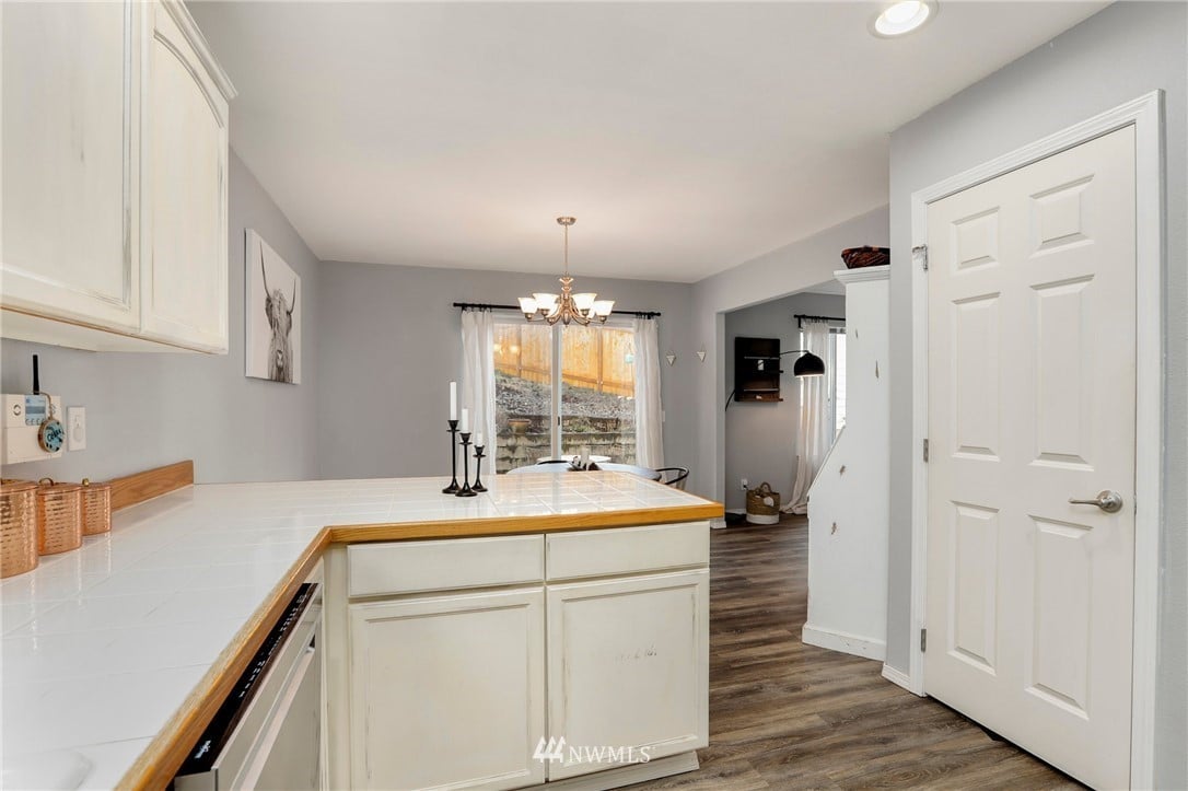 3413 68th Dr NE