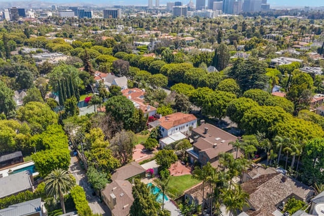 Aurora Estate