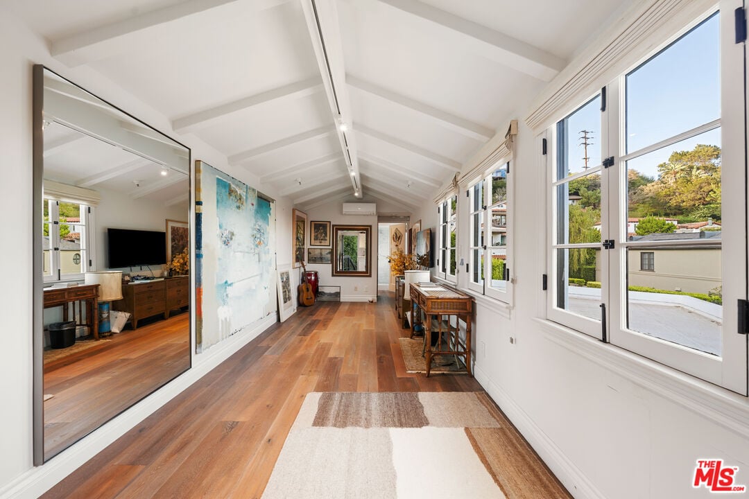 Miller, Los Angeles, 90069