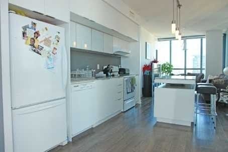 110 Charles Street E 2807