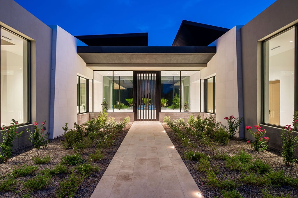 New construction luxury modern home in Paradise Valley, Arizona