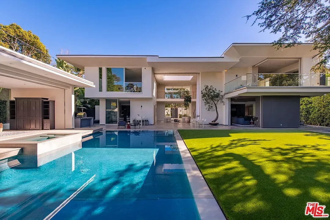 835 San Vicente Blvd