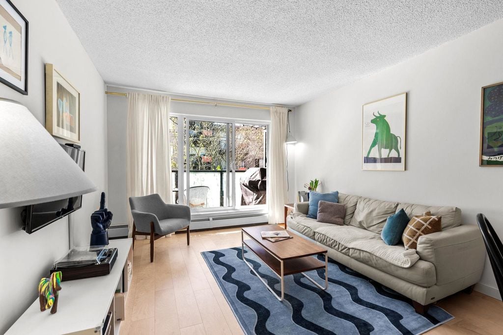 2328 Oxford St, #204