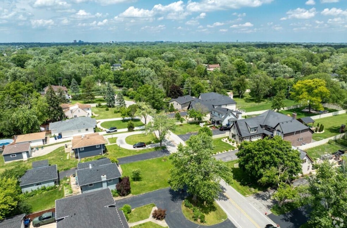 Comparing Downers Grove Neighborhoods: What Buyers Should K cover