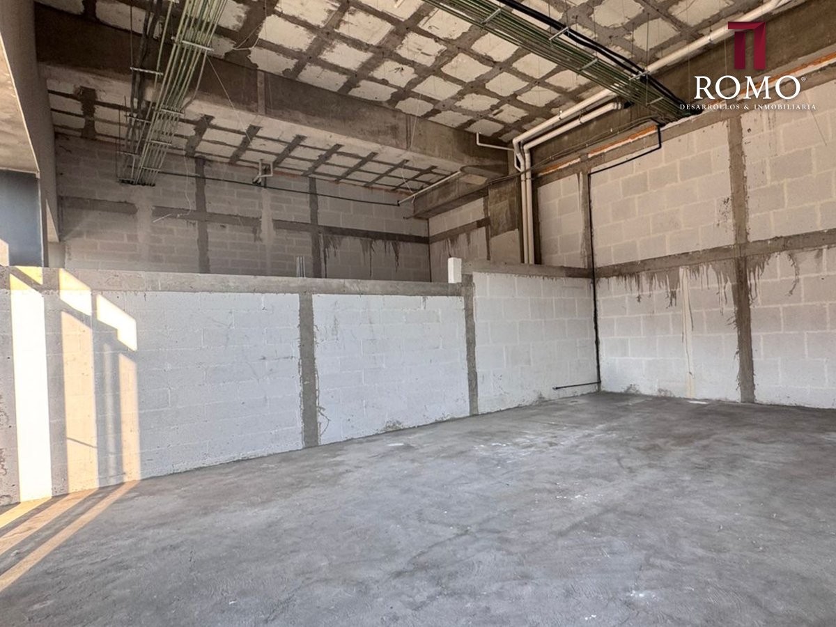 LOCALES EN RENTA EN PLANTA BAJA DE DESARROLLO MERAKWESTOWER