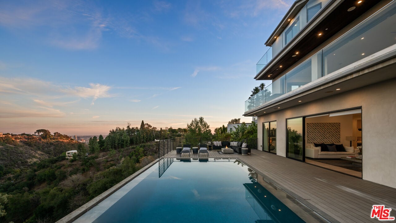 Aurelian Crest, Linda Flora Dr, 90049