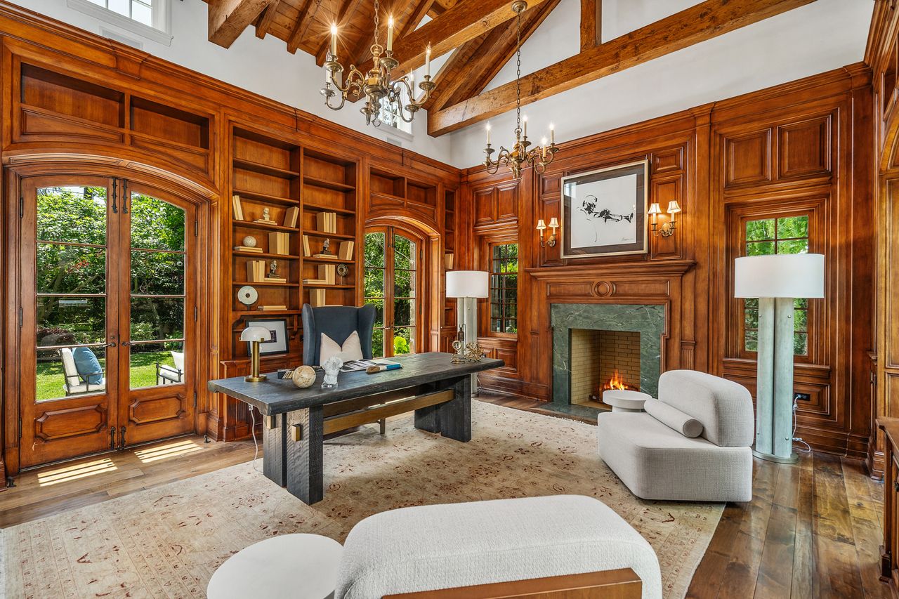 English Country Manor In Toluca Lake
