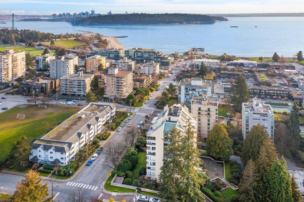 1412 Esquimalt Ave, #701