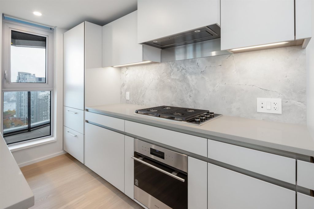 889 Pacific St, #2506