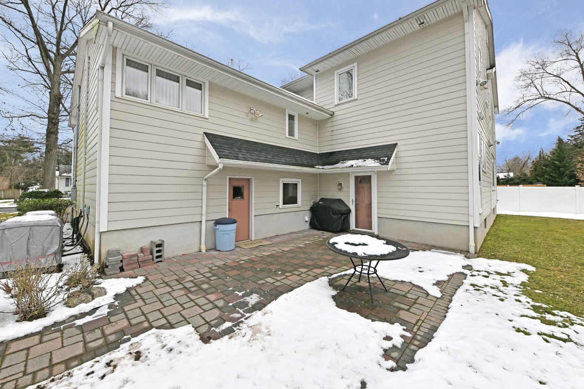 23 Spruce Pl