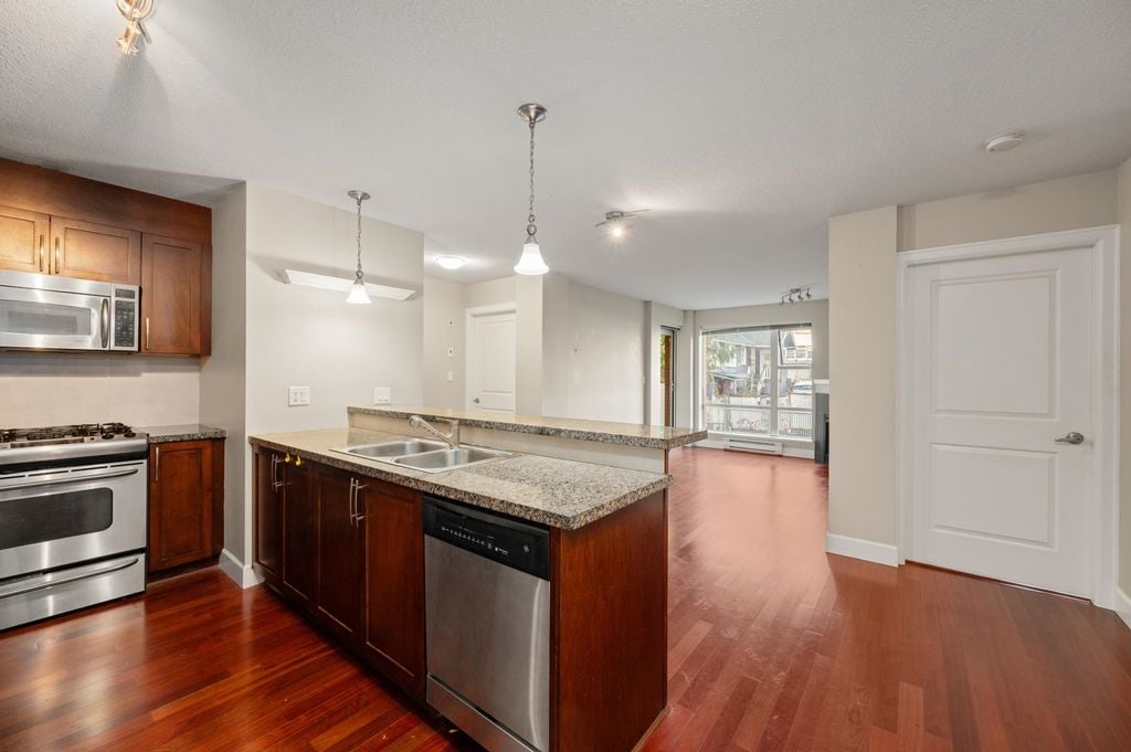 3811 Hastings St, #305