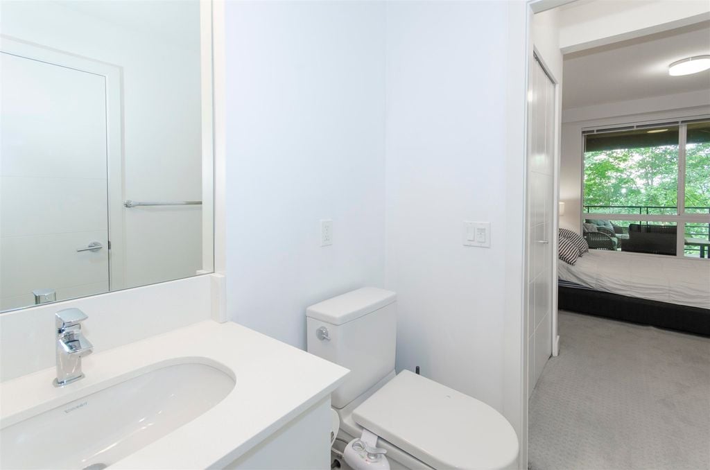 733 W 3rd St, #404