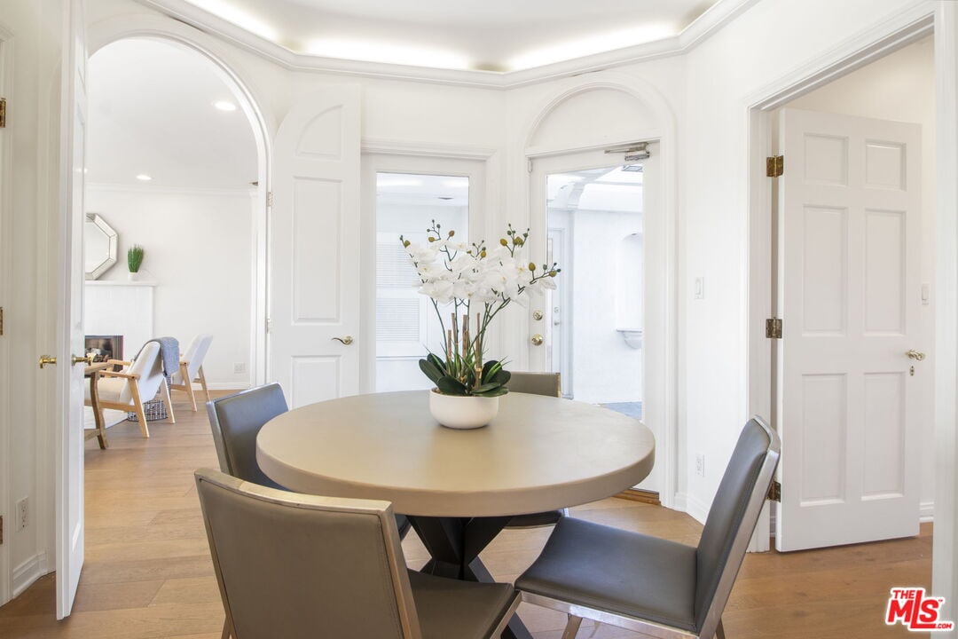 905 Berkeley St, 90403