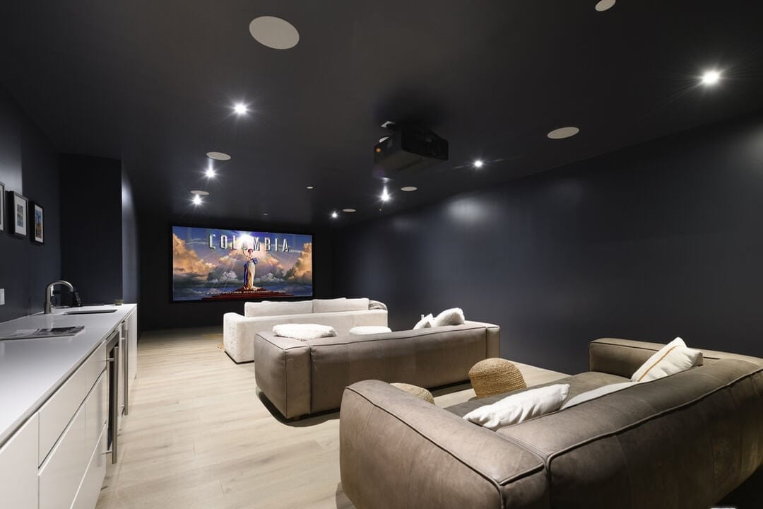 Pinnacle Manor, Willow Glen Rd, 90046