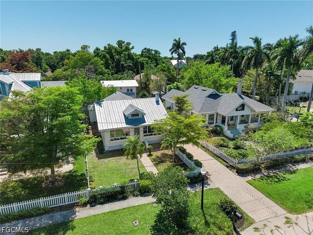 1310 Poinciana Ave