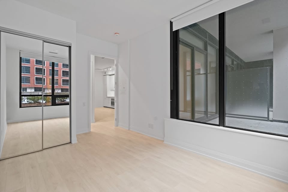 33 Frederick Todd Way 217, Toronto C11 Unit: 217