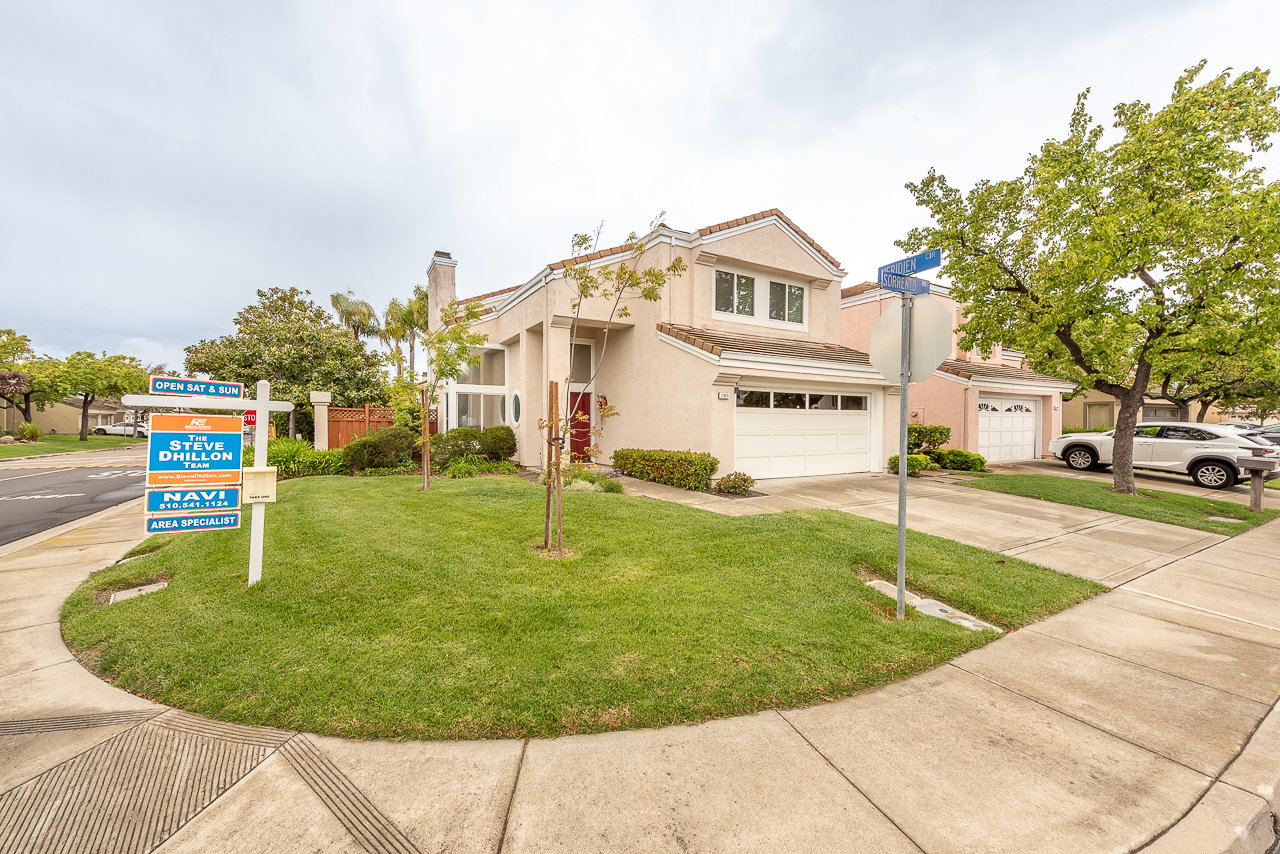 Meridien Court - Gated Community!