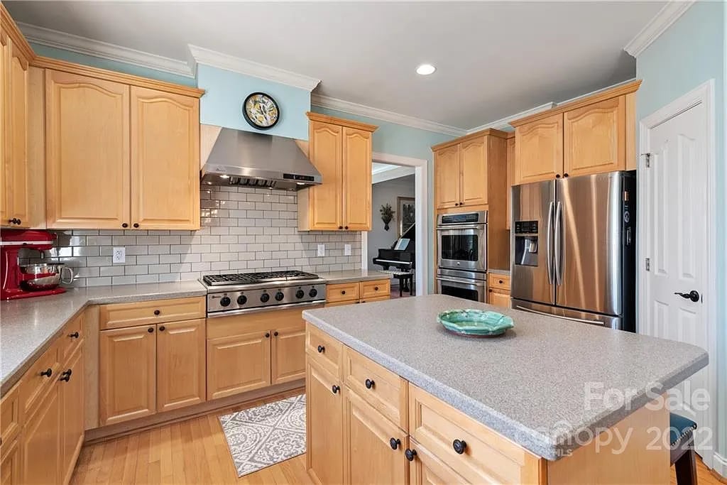 10405 Sundance Ct