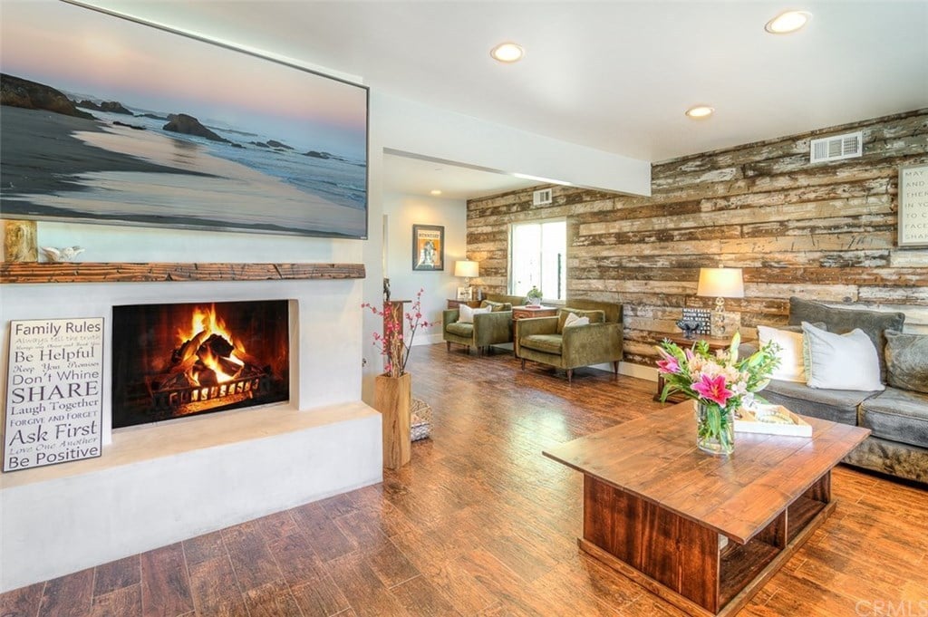 3221 Nebraska Pl