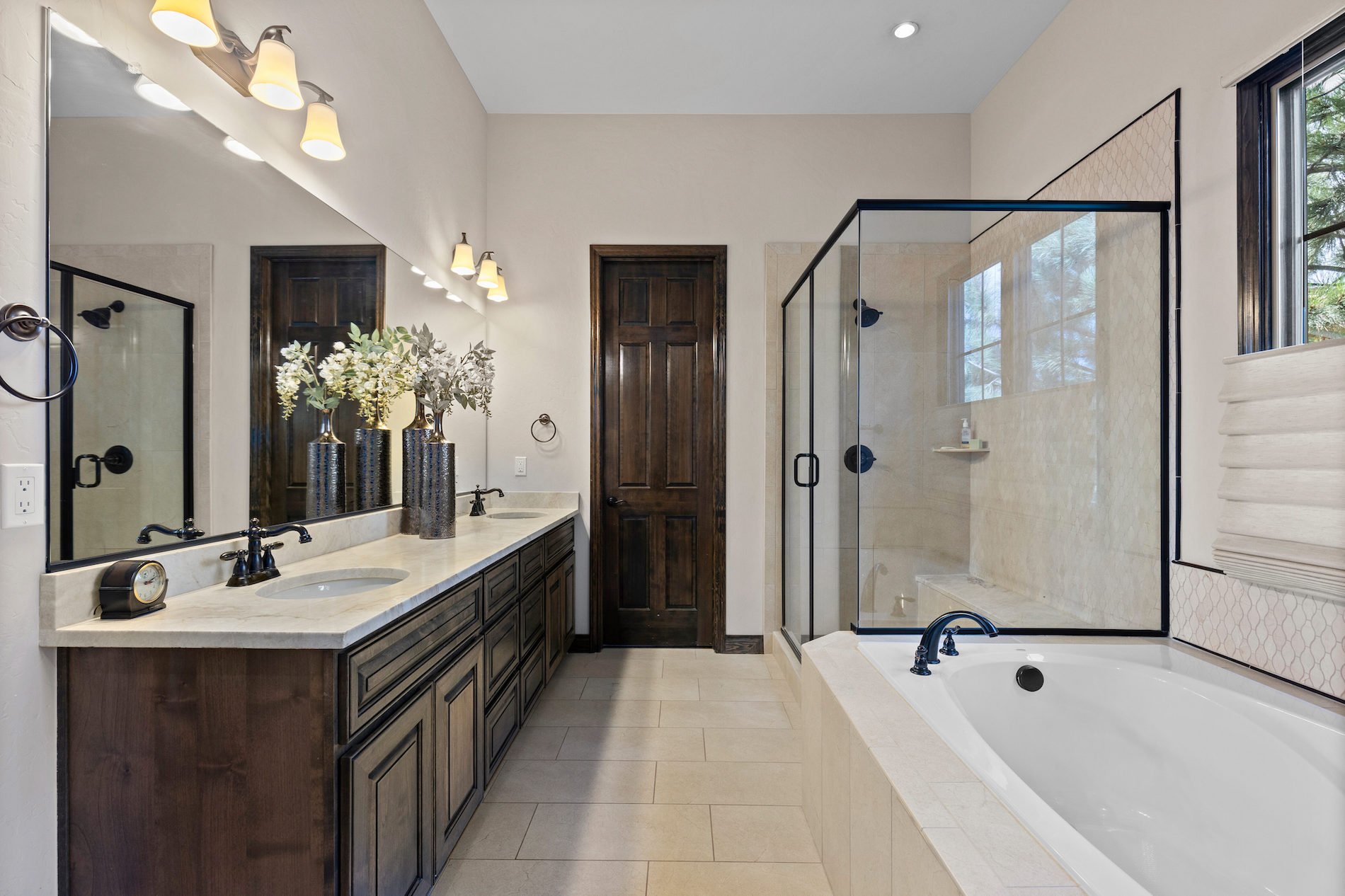 8122 Raphael Lane