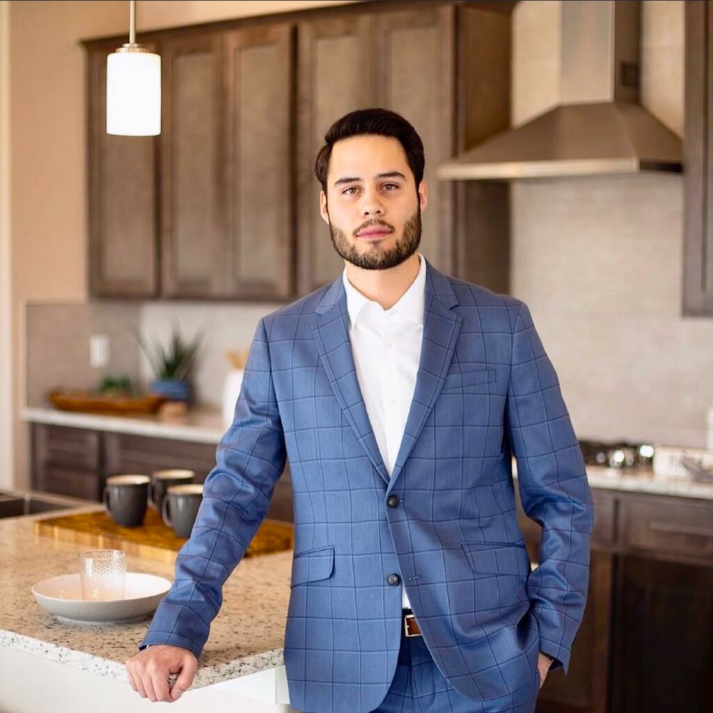 Alberto Flores Austin, TX Real Estate Agent Headshot