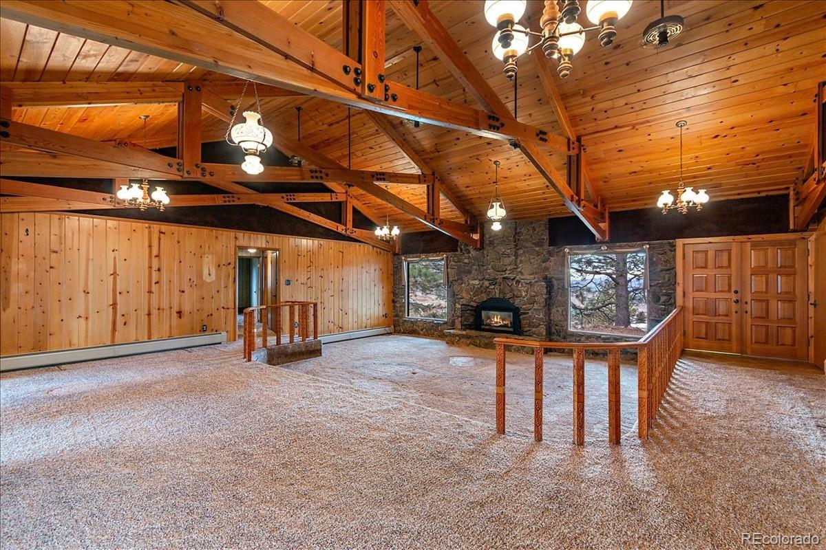 277 Hyland Dr