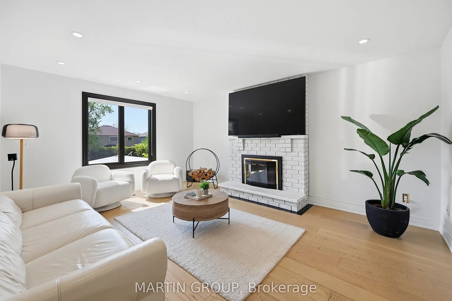 376 Carrier Ln