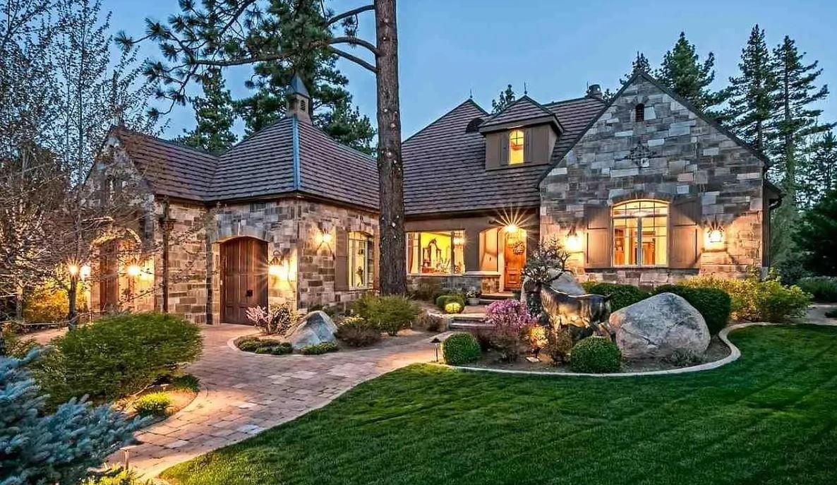 Luxury homes and streets in the 89511 zip code in Reno Nevada