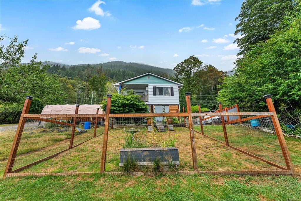 10190 Youbou Rd
