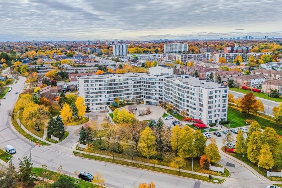 1001 Cedarglen Gate #522