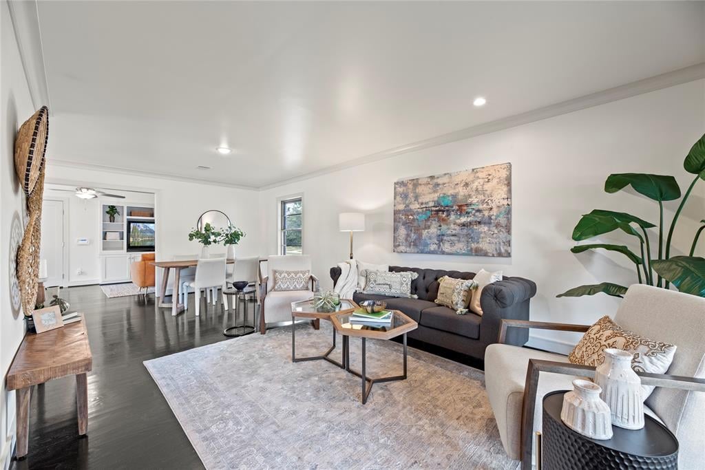 2122 Lazybrook Dr