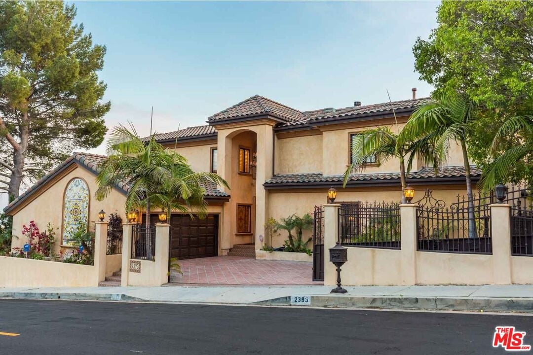 Celestia Crest, Venus Dr, 90046