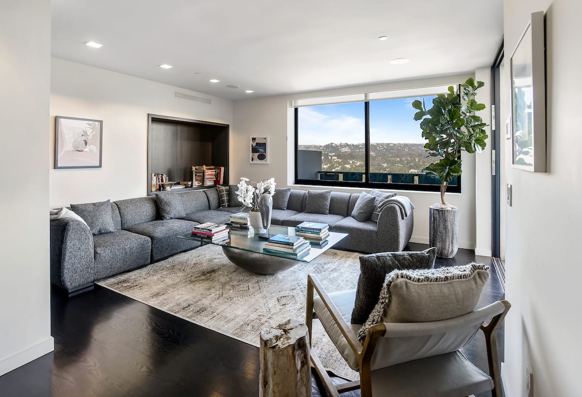 10375 Wilshire Blvd #14AC